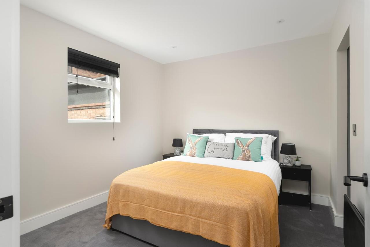 Skyvillion - Cozy Large 4 & 1 Bed Apartments In London Enfield, Mins To Tube Station, Free Wi-Fi 外观 照片