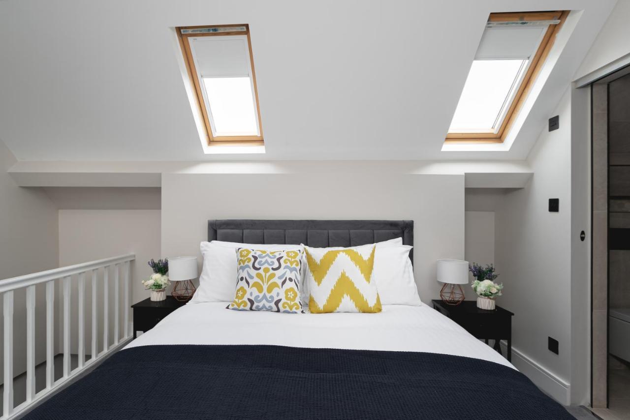 Skyvillion - Cozy Large 4 & 1 Bed Apartments In London Enfield, Mins To Tube Station, Free Wi-Fi 外观 照片