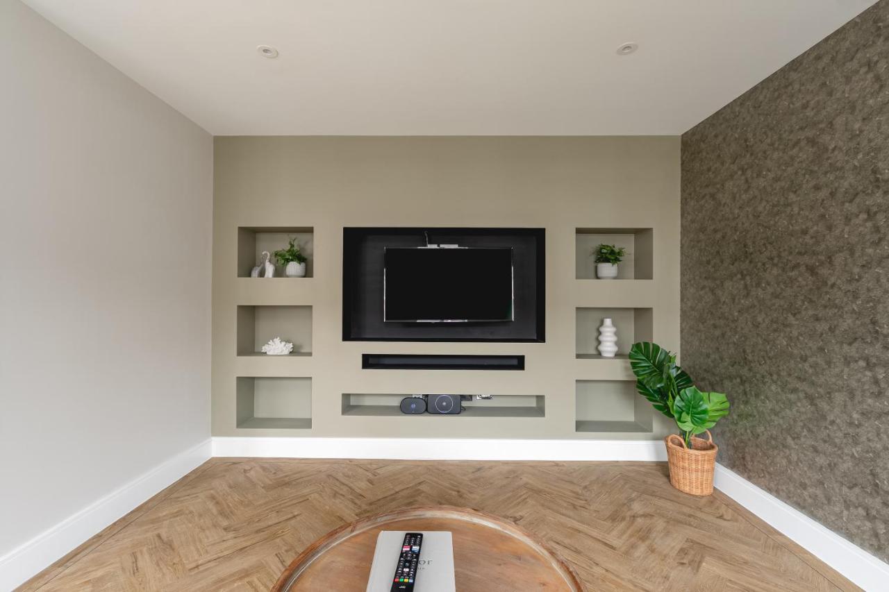 Skyvillion - Cozy Large 4 & 1 Bed Apartments In London Enfield, Mins To Tube Station, Free Wi-Fi 外观 照片