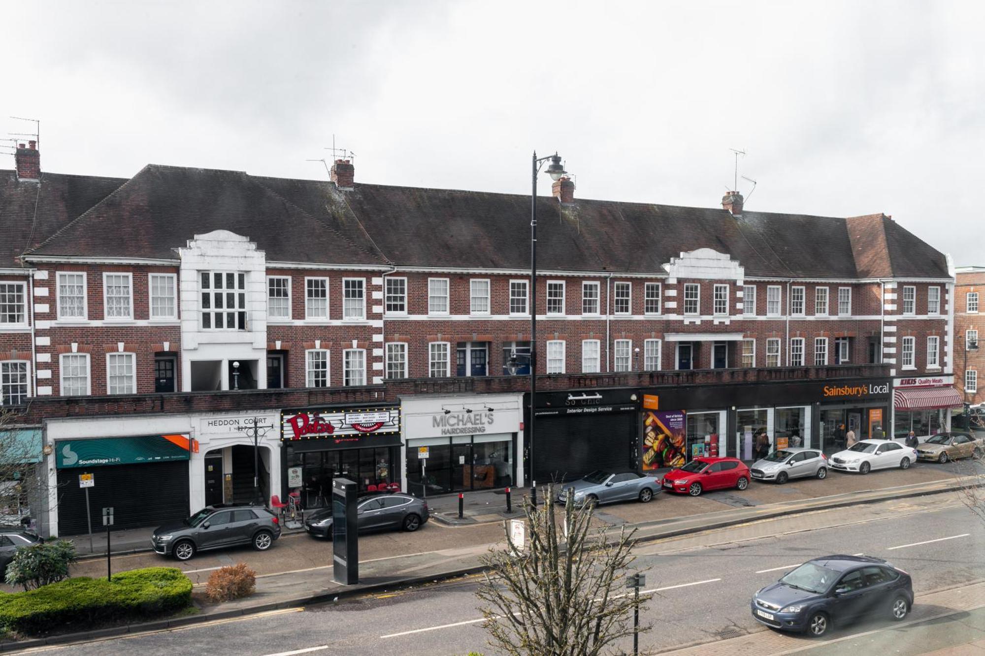 Skyvillion - Cozy Large 4 & 1 Bed Apartments In London Enfield, Mins To Tube Station, Free Wi-Fi 外观 照片