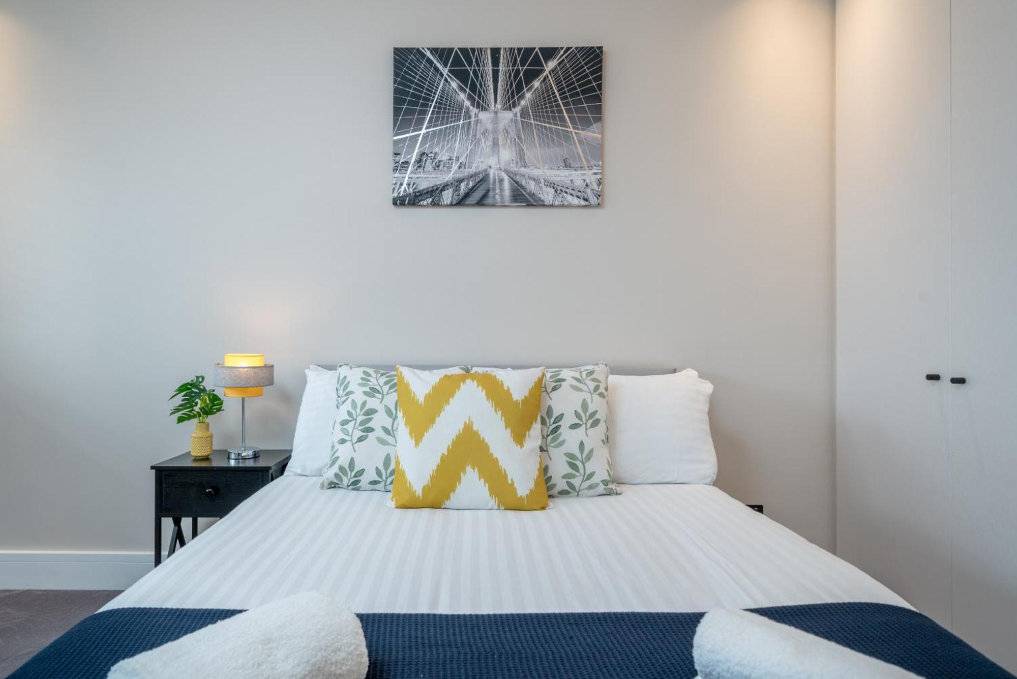 Skyvillion - Cozy Large 4 & 1 Bed Apartments In London Enfield, Mins To Tube Station, Free Wi-Fi 外观 照片