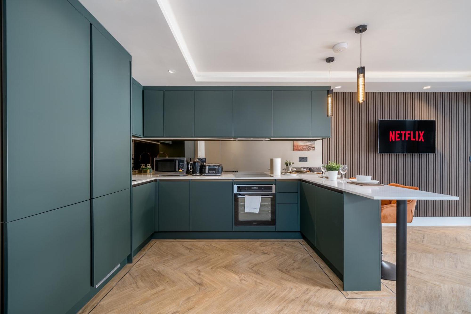 Skyvillion - Cozy Large 4 & 1 Bed Apartments In London Enfield, Mins To Tube Station, Free Wi-Fi 外观 照片