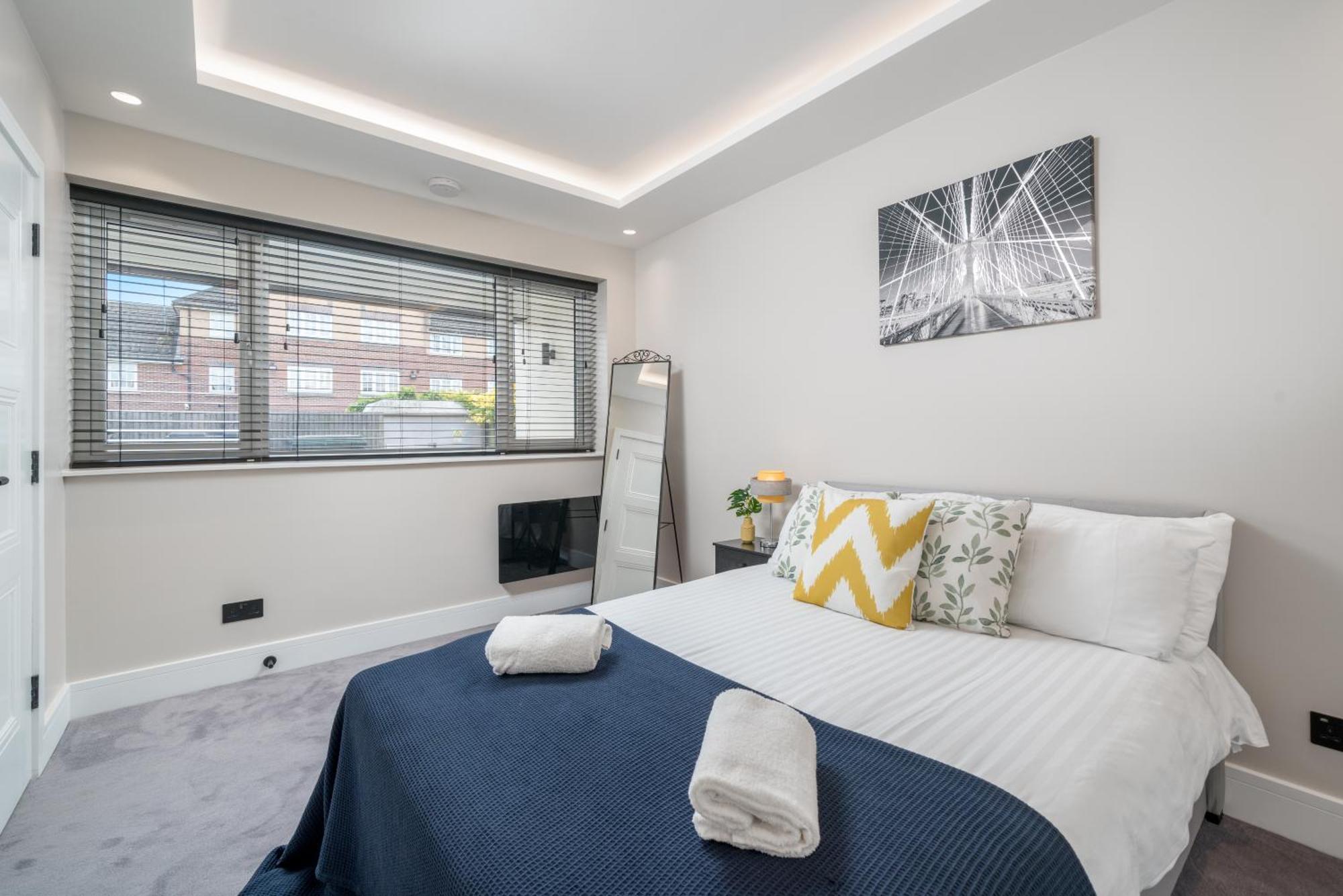 Skyvillion - Cozy Large 4 & 1 Bed Apartments In London Enfield, Mins To Tube Station, Free Wi-Fi 外观 照片