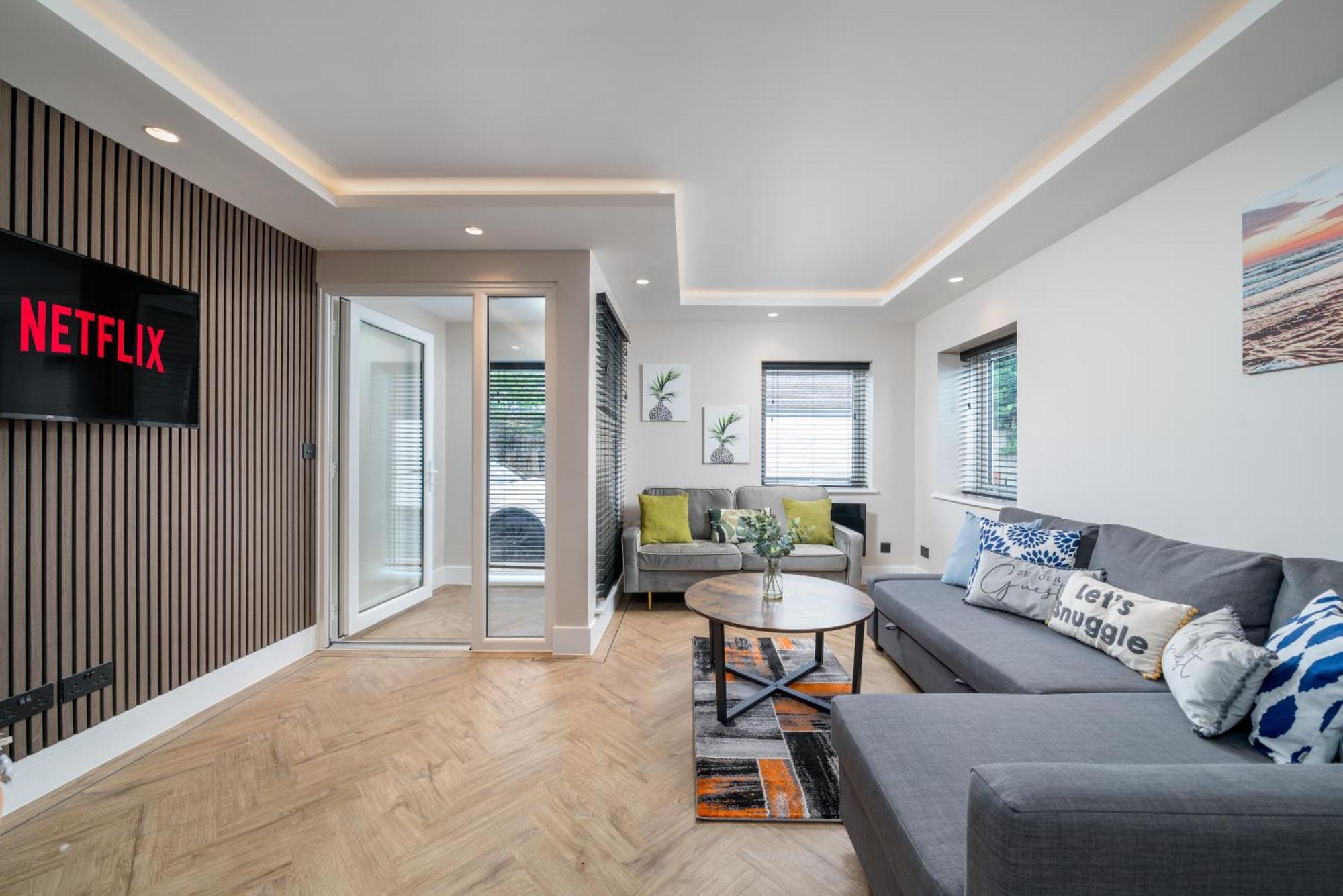 Skyvillion - Cozy Large 4 & 1 Bed Apartments In London Enfield, Mins To Tube Station, Free Wi-Fi 外观 照片